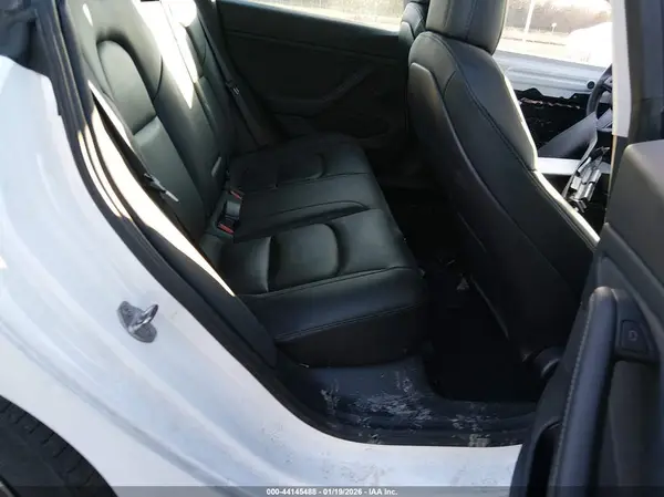 5YJ3E1EBXMF901981 2021 TESLA MODEL 3 - Image 8