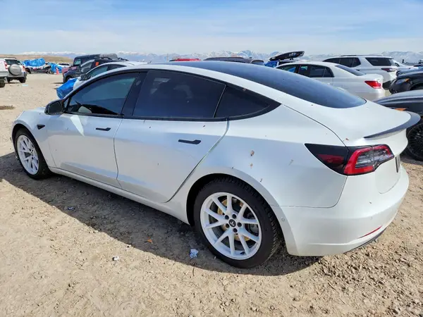 5YJ3E1EBXMF902077 2021 TESLA MODEL 3 - Image 2