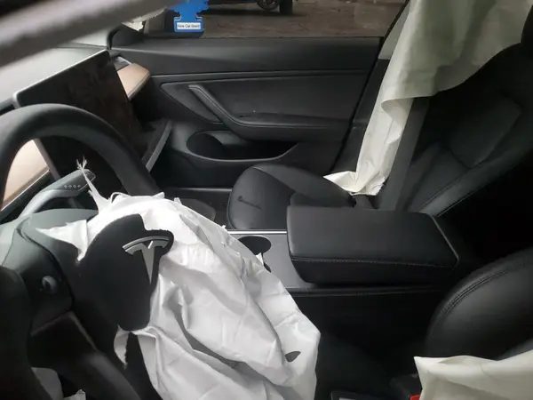 5YJ3E1EBXMF923916 2021 TESLA MODEL 3 - Image 8