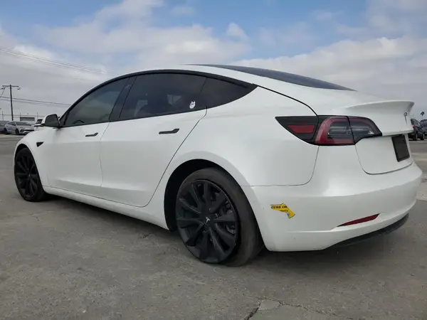 5YJ3E1EBXMF924841 2021 TESLA MODEL 3 - Image 2