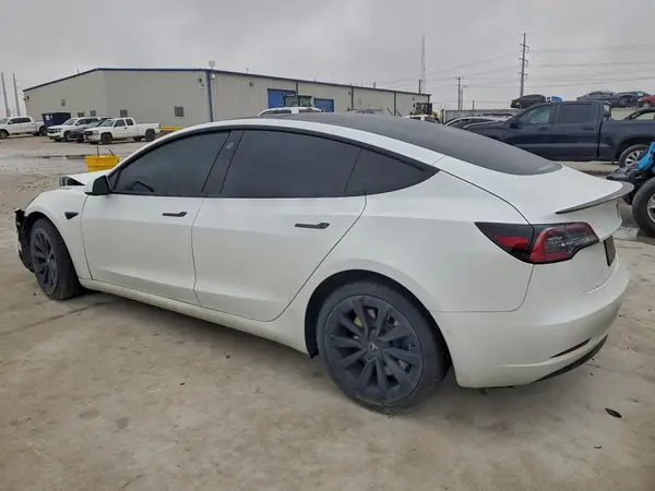 5YJ3E1EBXMF926721 2021 TESLA MODEL 3 - Image 2