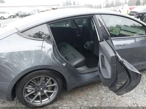 5YJ3E1EBXMF928999 2021 TESLA MODEL 3 - Image 8