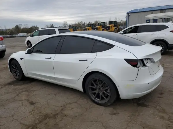 5YJ3E1EBXMF938965 2021 TESLA MODEL 3 - Image 2