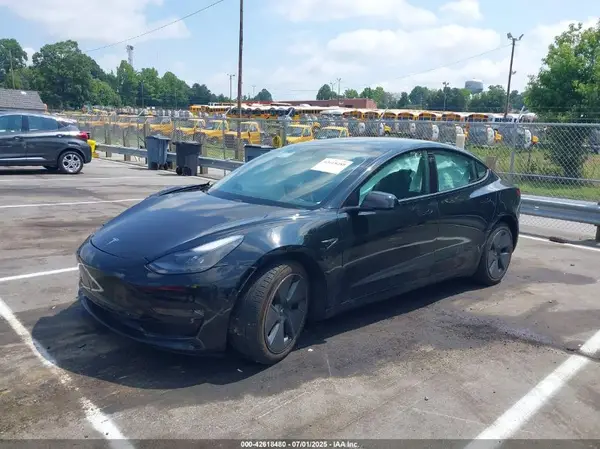 5YJ3E1EBXMF960528 2021 TESLA MODEL 3 - Image 2