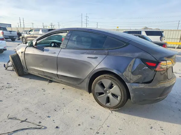 5YJ3E1EBXMF983288 2021 TESLA MODEL 3 - Image 2
