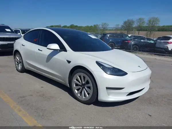 5YJ3E1EBXMF983680 2021 TESLA MODEL 3 - Image 1