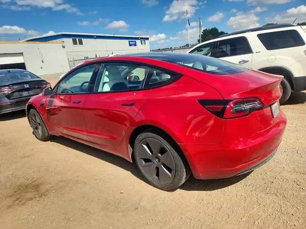 5YJ3E1EBXNF102834 2022 TESLA MODEL 3 - Image 2