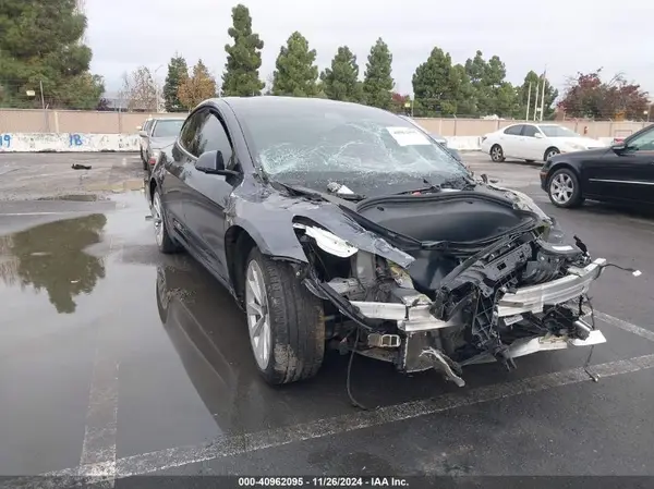 5YJ3E1EBXNF103238 2022 TESLA MODEL 3 - Image 1