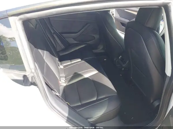 5YJ3E1EBXNF105586 2022 TESLA MODEL 3 - Image 8