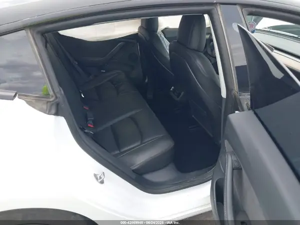 5YJ3E1EBXNF106687 2022 TESLA MODEL 3 - Image 8