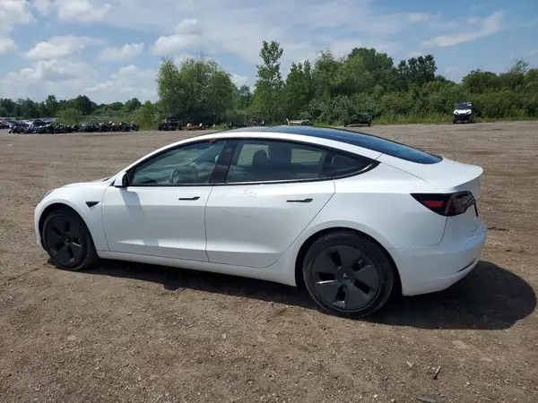 5YJ3E1EBXNF109878 2022 TESLA MODEL 3 - Image 2