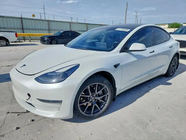 5YJ3E1EBXNF110979 2022 TESLA MODEL 3 - Image 1