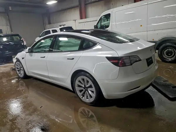 5YJ3E1EBXNF128172 2022 TESLA MODEL 3 - Image 2