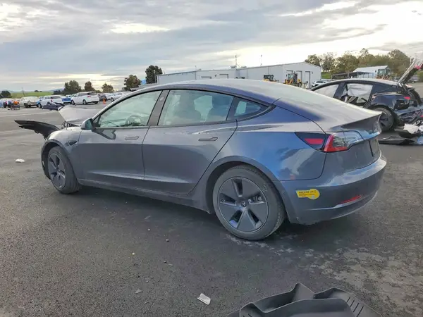 5YJ3E1EBXNF135848 2022 TESLA MODEL 3 - Image 2