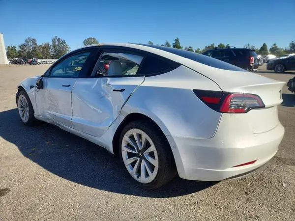5YJ3E1EBXNF137857 2022 TESLA MODEL 3 - Image 2