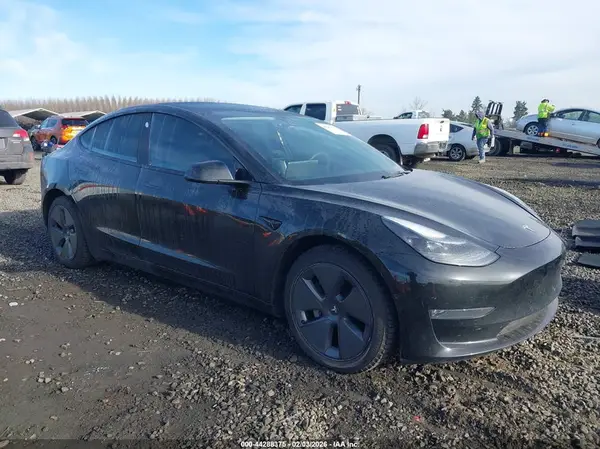 5YJ3E1EBXNF138040 2022 TESLA MODEL 3 - Image 1
