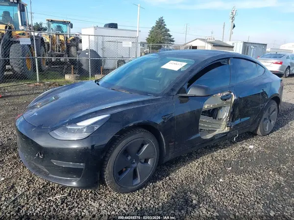 5YJ3E1EBXNF138040 2022 TESLA MODEL 3 - Image 2