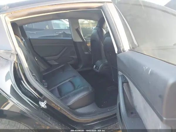 5YJ3E1EBXNF152195 2022 TESLA MODEL 3 - Image 8