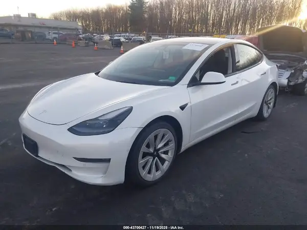 5YJ3E1EBXNF157025 2022 TESLA MODEL 3 - Image 2
