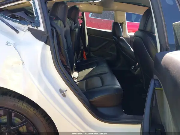 5YJ3E1EBXNF171796 2022 TESLA MODEL 3 - Image 8