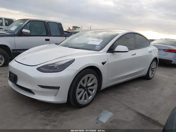 5YJ3E1EBXNF179798 2022 TESLA MODEL 3 - Image 2