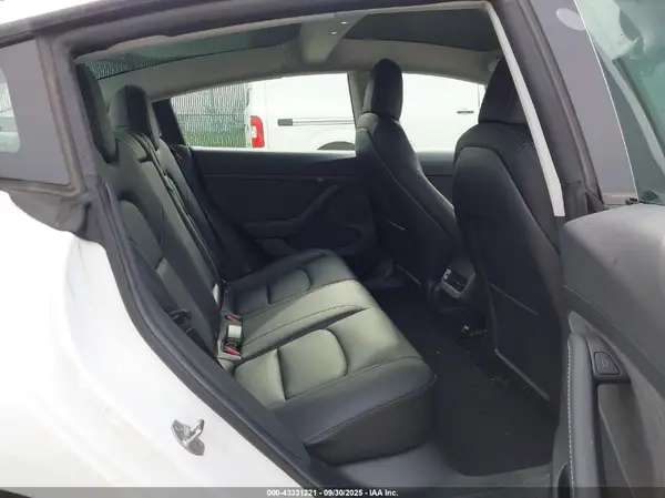 5YJ3E1EBXNF180157 2022 TESLA MODEL 3 - Image 8