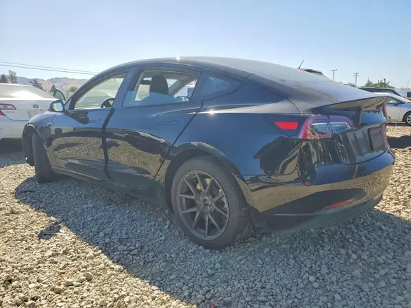 5YJ3E1EBXNF183933 2022 TESLA MODEL 3 - Image 2