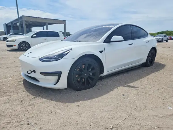 5YJ3E1EBXNF187030 2022 TESLA MODEL 3 - Image 1