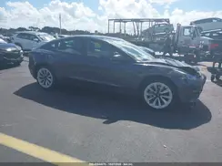 5YJ3E1EBXNF195032 2022 TESLA MODEL 3