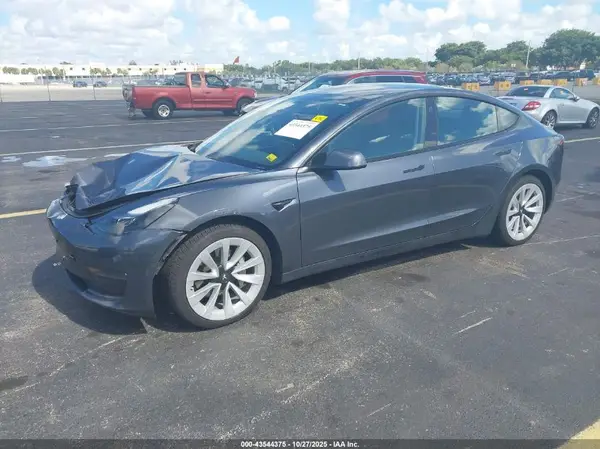 5YJ3E1EBXNF195032 2022 TESLA MODEL 3 - Image 2