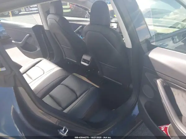 5YJ3E1EBXNF195032 2022 TESLA MODEL 3 - Image 8