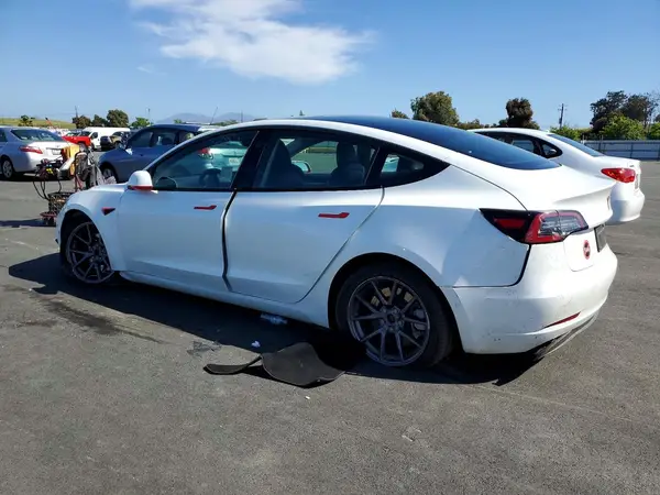 5YJ3E1EBXNF200441 2022 TESLA MODEL 3 - Image 2