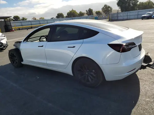 5YJ3E1EBXNF202318 2022 TESLA MODEL 3 - Image 2