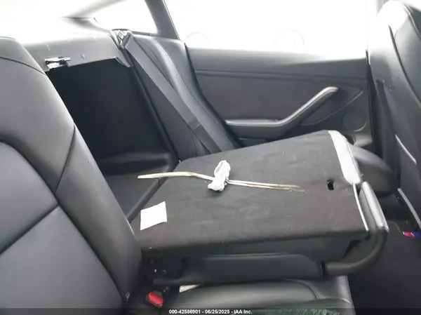 5YJ3E1EBXNF203484 2022 TESLA MODEL 3 - Image 8