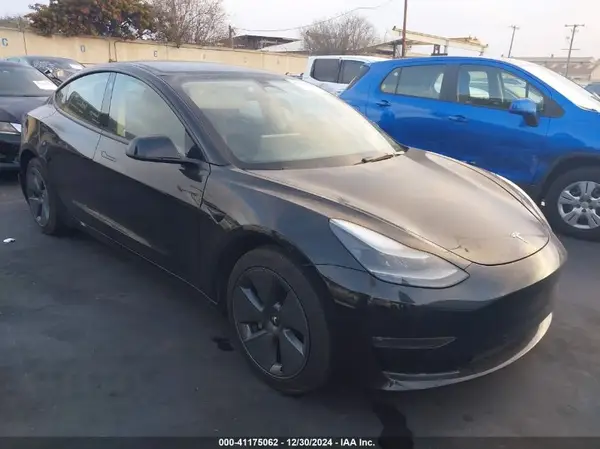 5YJ3E1EBXNF207521 2022 TESLA MODEL 3 - Image 1