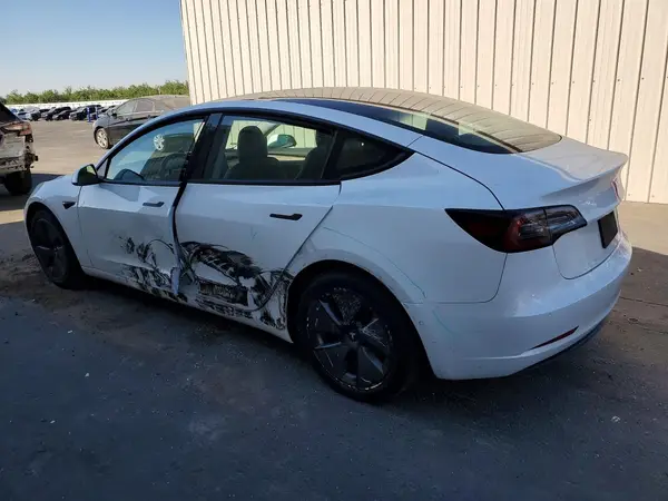 5YJ3E1EBXNF209964 2022 TESLA MODEL 3 - Image 2