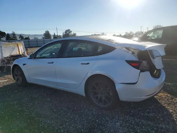 5YJ3E1EBXNF240390 2022 TESLA MODEL 3 - Image 2
