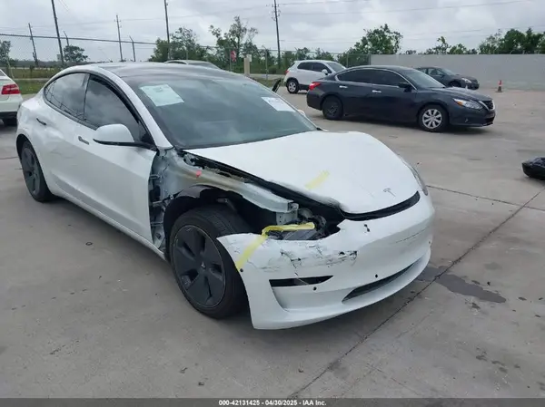 5YJ3E1EBXNF246318 2022 TESLA MODEL 3 - Image 1