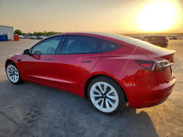 5YJ3E1EBXNF252975 2022 TESLA MODEL 3 - Image 2