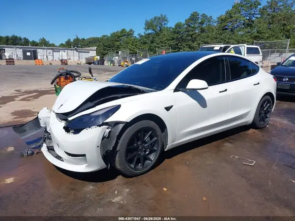 5YJ3E1EBXNF254581 2022 TESLA MODEL 3 - Image 2