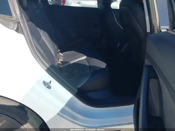 5YJ3E1EBXNF257125 2022 TESLA MODEL 3 - Image 8