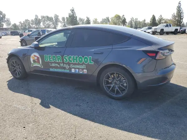 5YJ3E1EBXNF257352 2022 TESLA MODEL 3 - Image 2