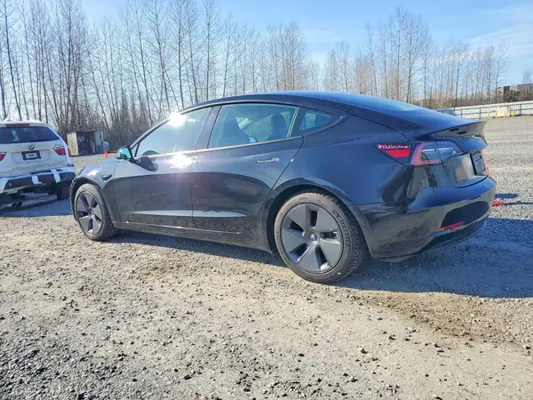 5YJ3E1EBXNF264043 2022 TESLA MODEL 3 - Image 2