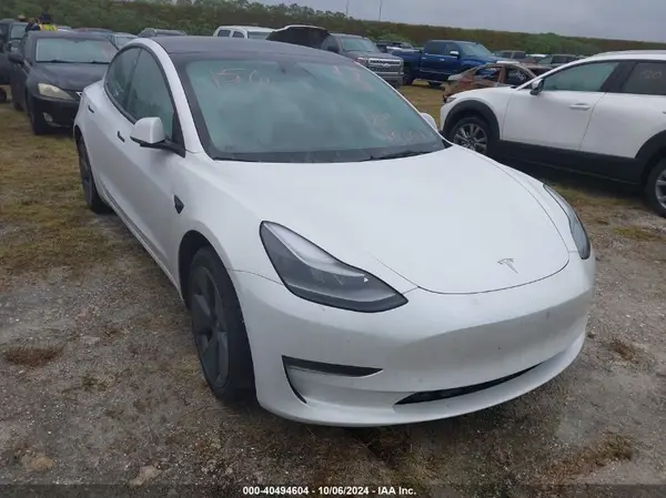 5YJ3E1EBXNF267363 2022 TESLA MODEL 3 - Image 1