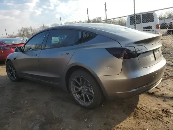 5YJ3E1EBXNF272496 2022 TESLA MODEL 3 - Image 2
