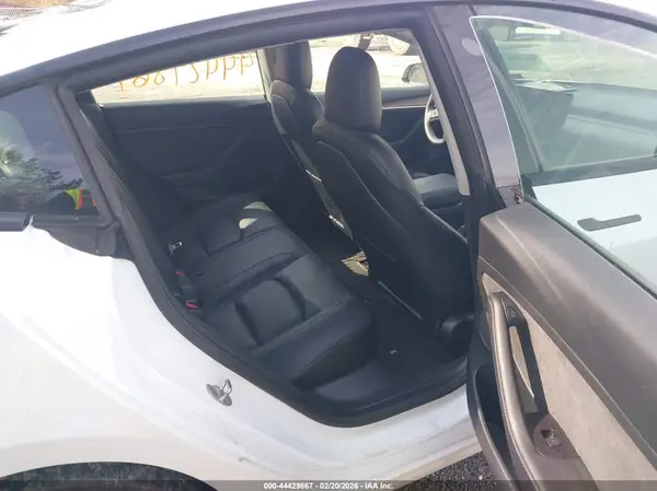 5YJ3E1EBXNF272546 2022 TESLA MODEL 3 - Image 8