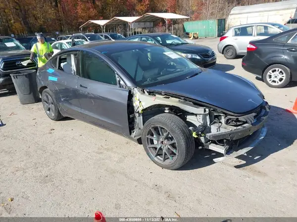 5YJ3E1EBXNF277620 2022 TESLA MODEL 3 - Image 1