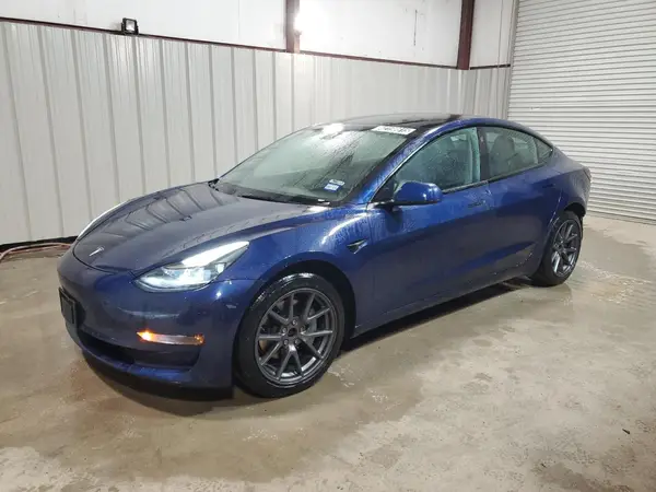 5YJ3E1EBXNF285720 2022 TESLA MODEL 3 - Image 1
