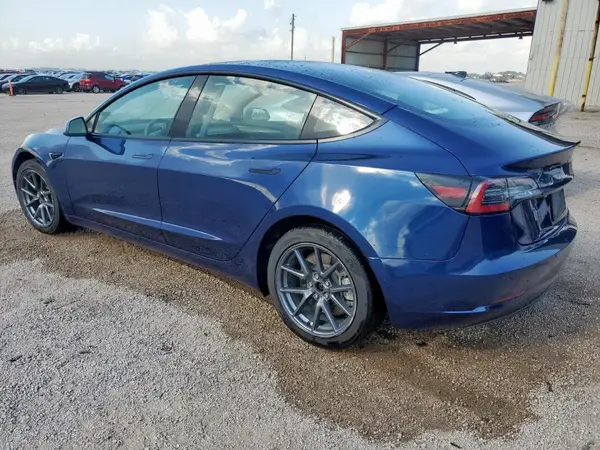5YJ3E1EBXNF286169 2022 TESLA MODEL 3 - Image 2