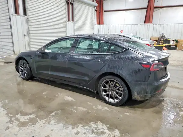5YJ3E1EBXNF288522 2022 TESLA MODEL 3 - Image 2